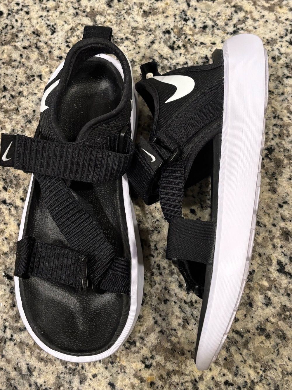NIKE Vista Sandal
